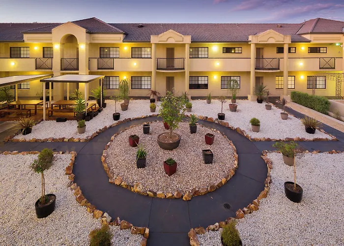 Canberra Parklands Central Apartment Hotel Official